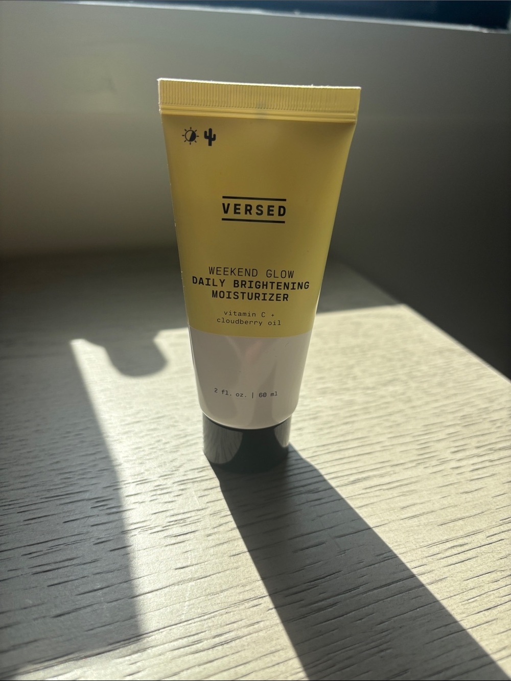 Versed Weekend Glow Daily Brightening Moisturizer - Yellow